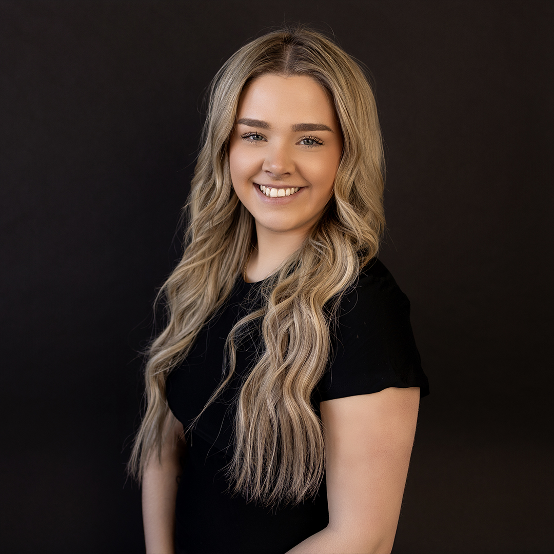 Lilly Stylist - Balayage, Full Color, Blondes, Hair Cut, Extensions, Spray Tans, Brow Wax