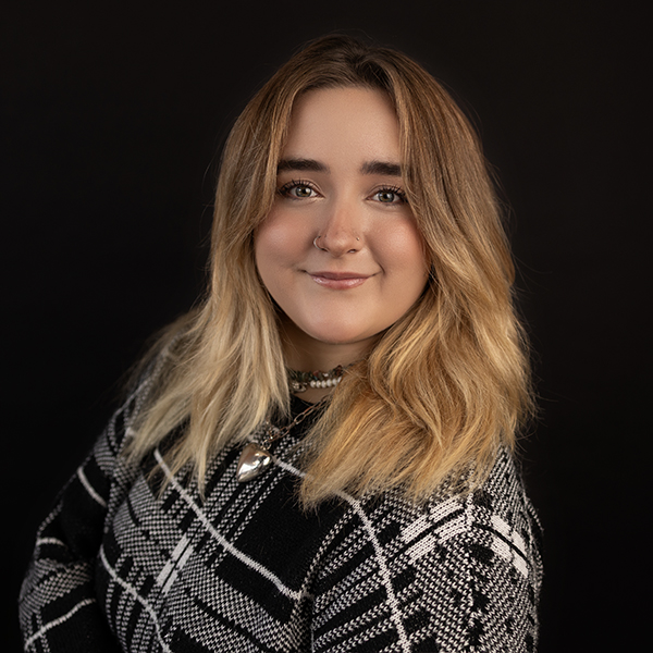 Olivia Makeup Artist / Esthetician